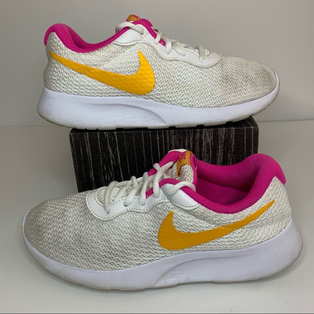 Nike Tanjun Running women’s size 7